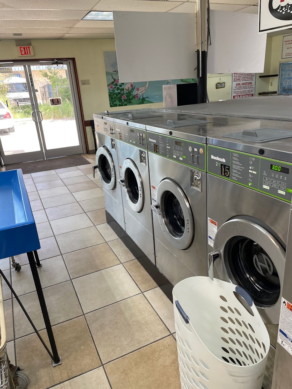 49th street Laundry Service | 4211 49th St N unit a, St. Petersburg, FL 33709, USA | Phone: (727) 318-2086