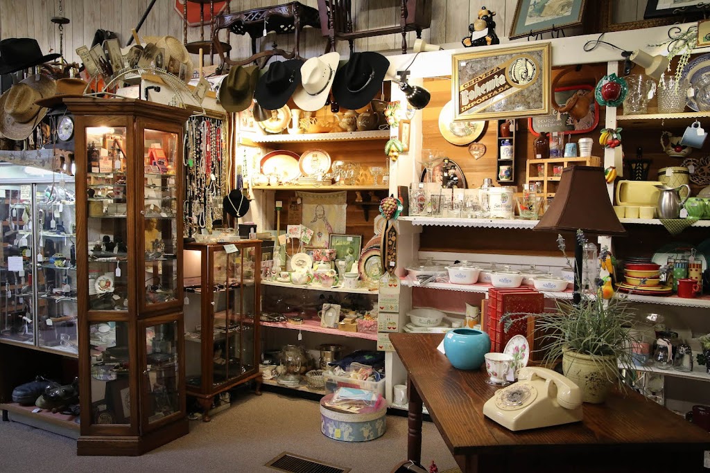 Nellie Lous Antiques | 1254 S Main St, Angels Camp, CA 95222, USA | Phone: (209) 736-6728