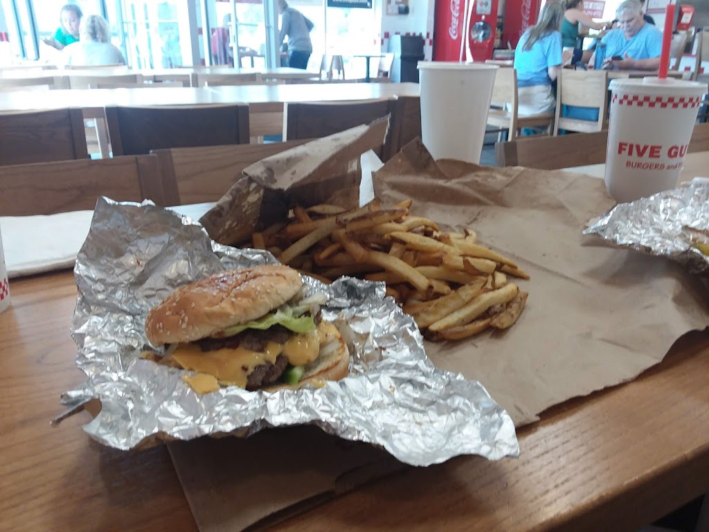 Five Guys | 1071 Virginia Center Pkwy, Glen Allen, VA 23059, USA | Phone: (804) 292-0774