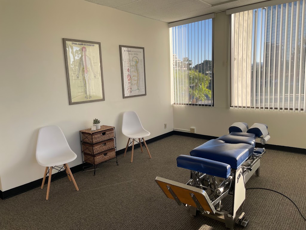 Strive Chiropractic | 4299 MacArthur Blvd #102, Newport Beach, CA 92660, USA | Phone: (949) 222-2215