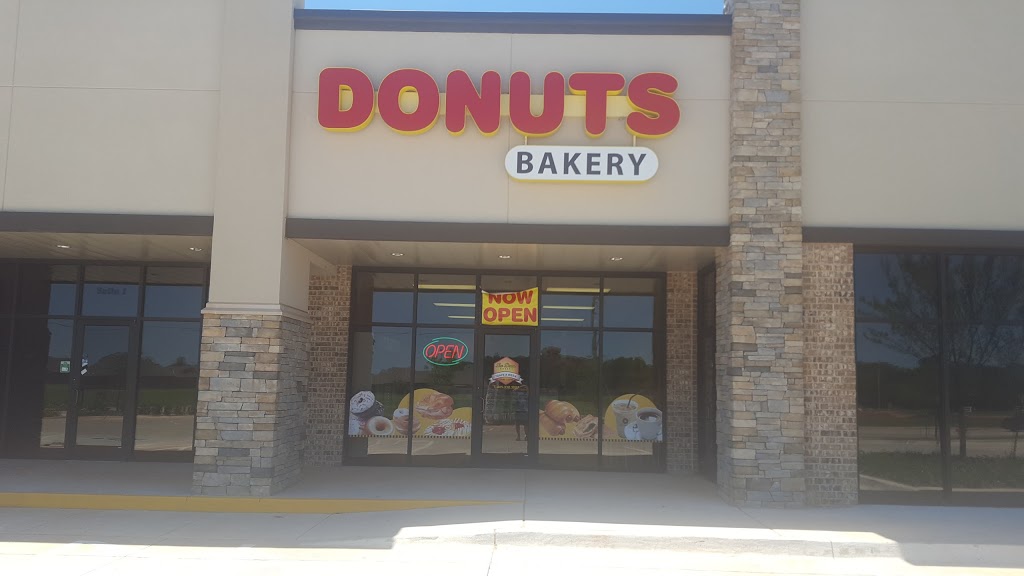 Lees Donuts & Bakery | 1020 NW 192nd St ste.k, Edmond, OK 73012, USA | Phone: (405) 471-5585