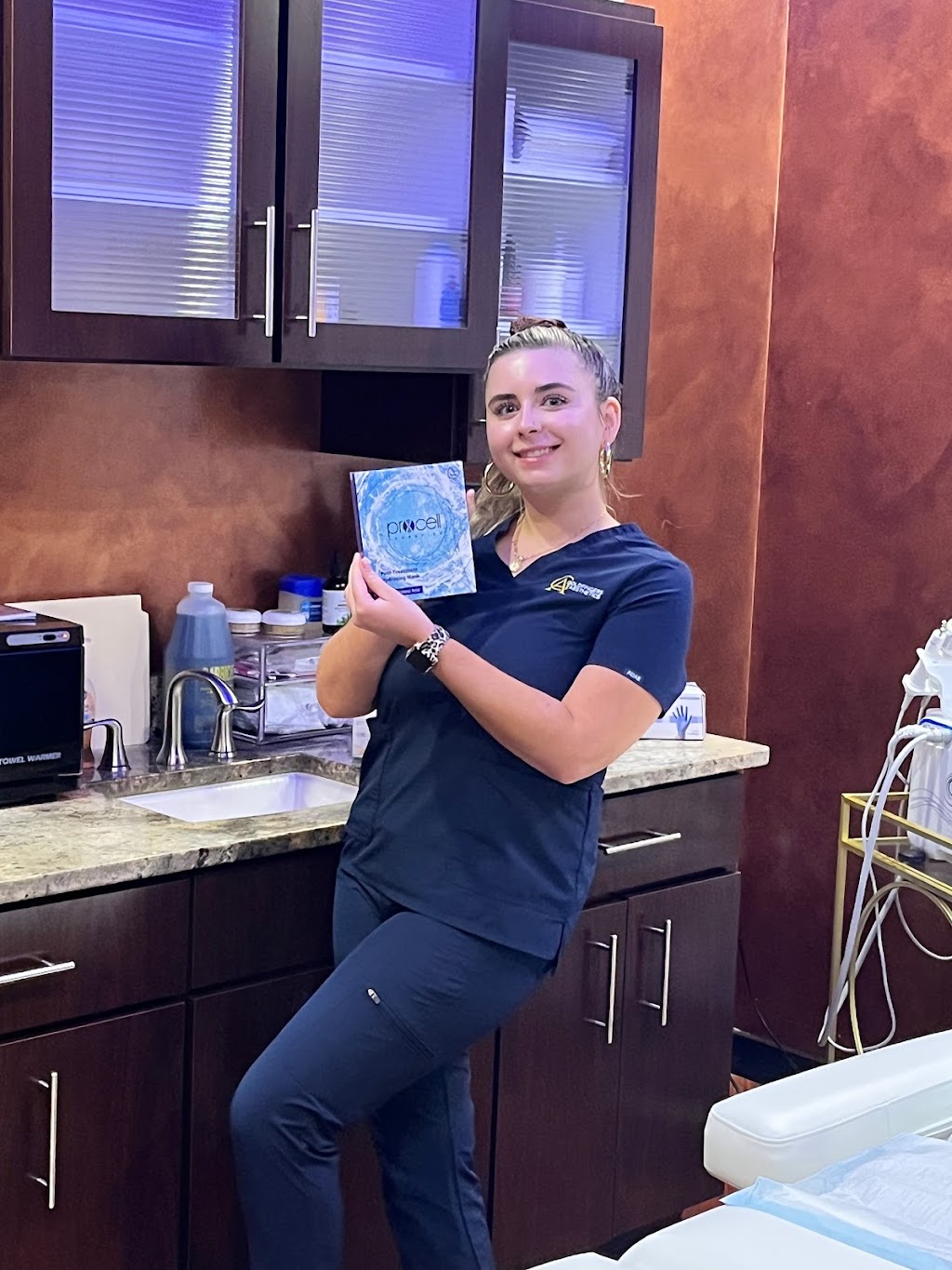 Goldfingers Aesthetics Lady Lake / Villages | 8550 NE 138th Ln Bldg 600, Lady Lake, FL 32159, USA | Phone: (352) 707-0707