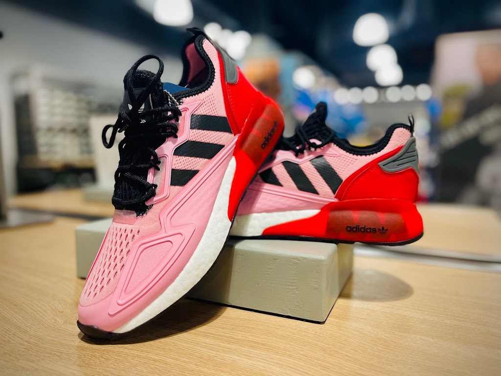 adidas Outlet Store Elizabeth | 651 Kapkowski Rd, Elizabeth, NJ 07201, USA | Phone: (908) 820-9461