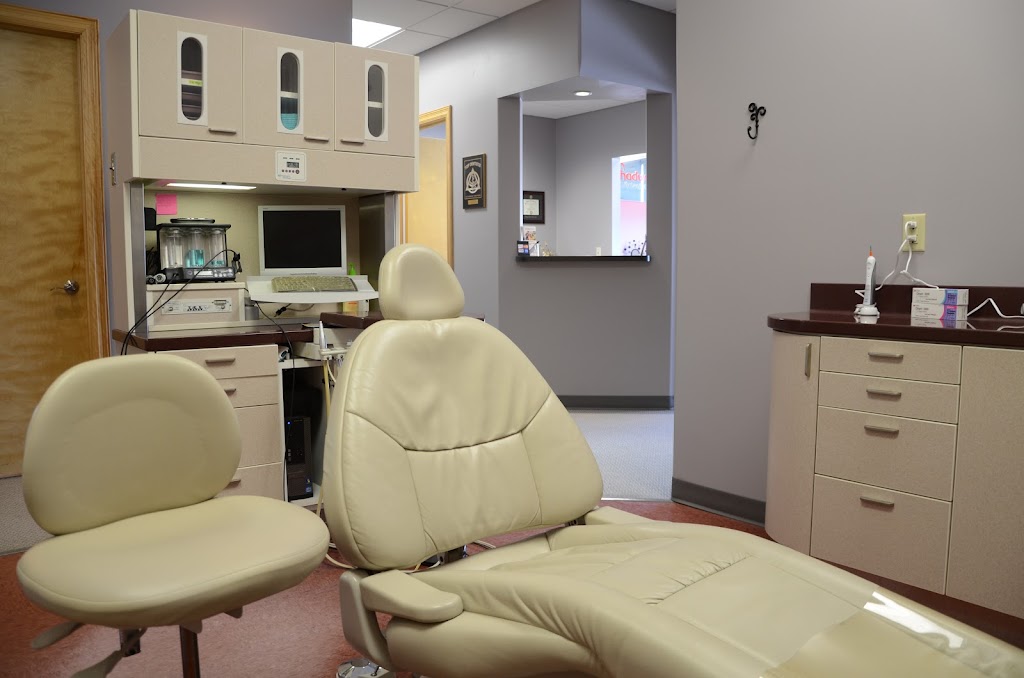 Chadwell Family Dentistry | 16909 Lakeside Hills Plaza #111, Omaha, NE 68130, USA | Phone: (402) 884-1828