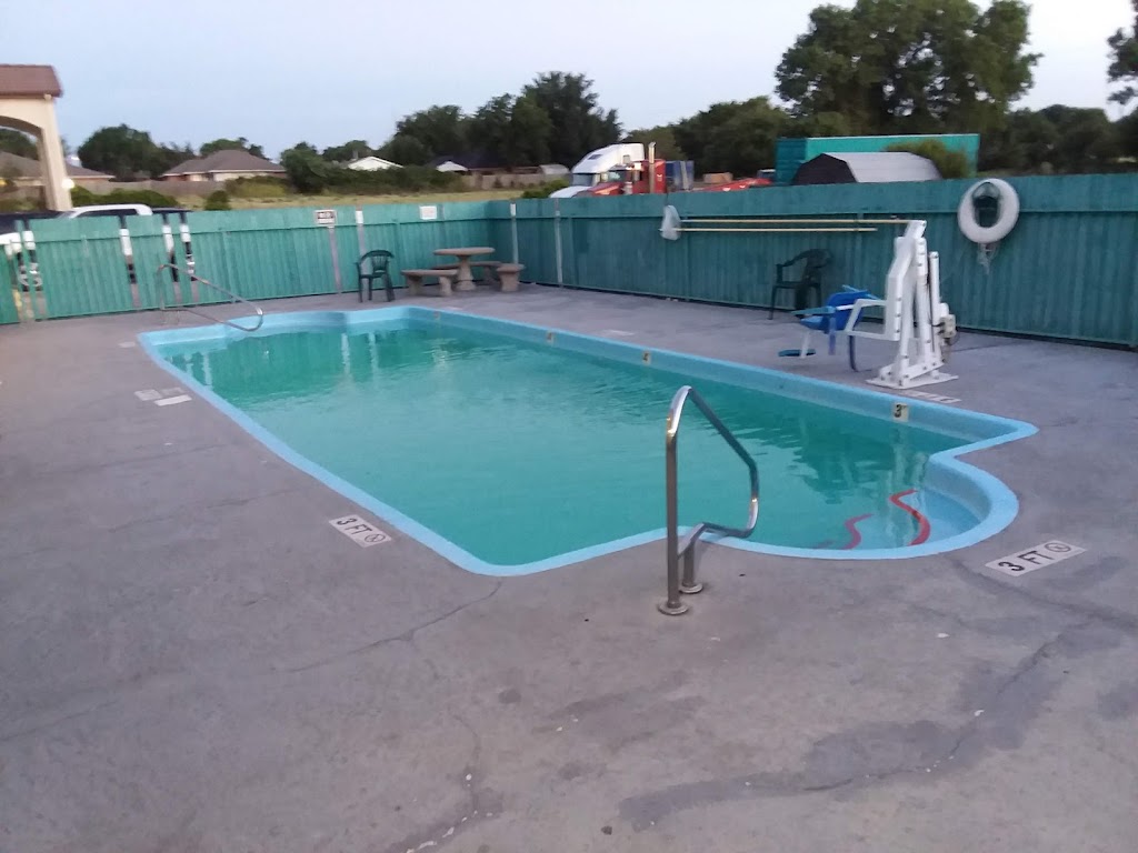 Weatherford Heritage Inn | 1927 Santa Fe Dr, Weatherford, TX 76086, USA | Phone: (817) 594-7401