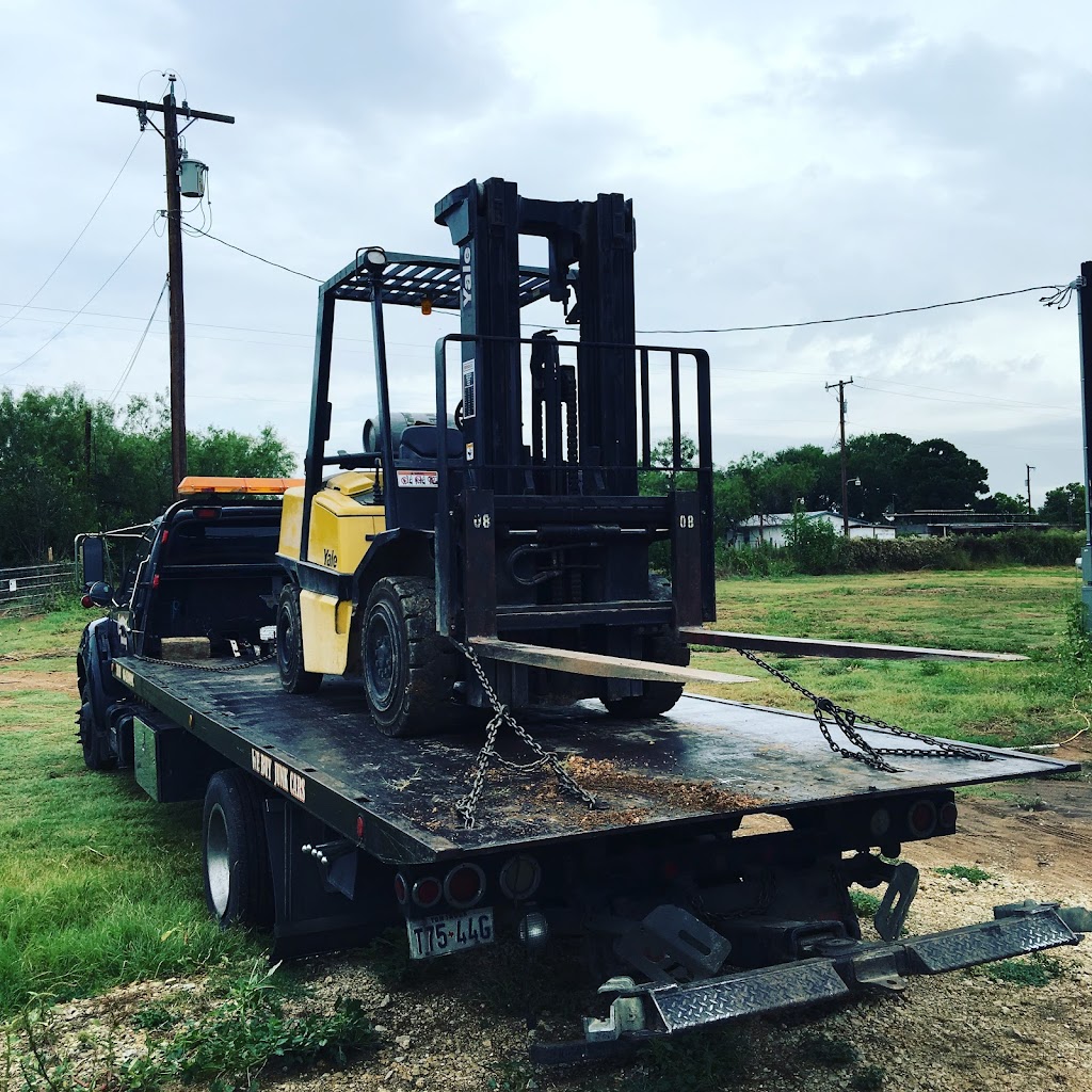 Comanche Towing and Automotive Repair | 3735 Grosenbacher Rd, San Antonio, TX 78245, USA | Phone: (210) 473-3705