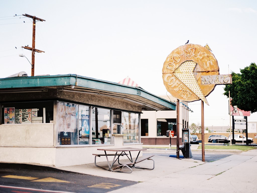 M & T Donut Shop | 2013 W Compton Blvd, Compton, CA 90220, USA | Phone: (310) 639-6158