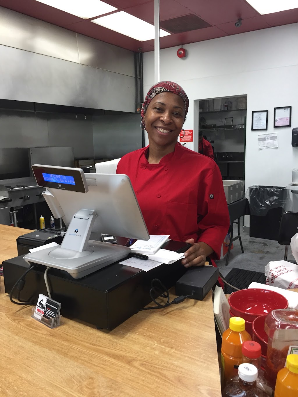 Around the Clock Chicken and Fish | 9140 Edgeworth Dr, Capitol Heights, MD 20743, USA | Phone: (240) 532-7776