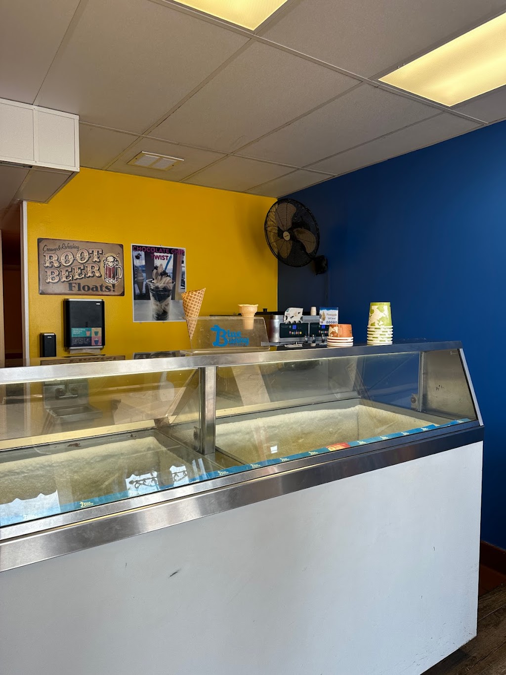 Surfs Up Yogurt And Ice Cream Co. | 624 Avenida Victoria, San Clemente, CA 92672, USA | Phone: (949) 361-0522