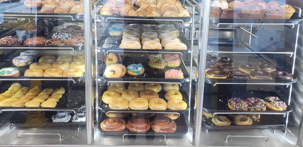 Yum Yum Donuts | 11699 Magnolia Blvd, North Hollywood, CA 91601, USA | Phone: (818) 760-9054