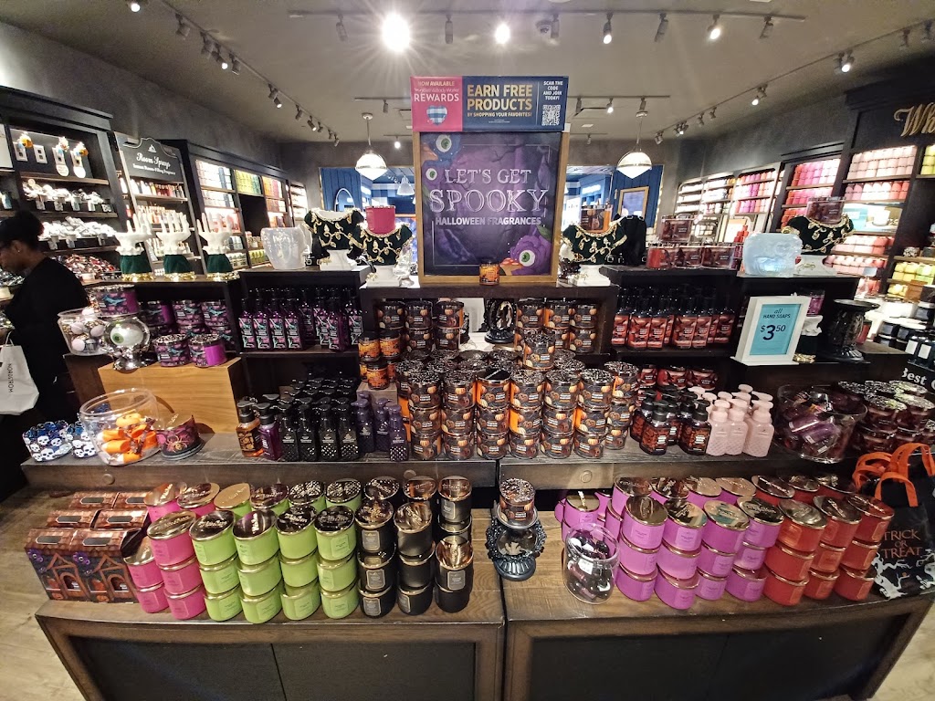 Bath & Body Works | 100 Parsonage Rd, Edison, NJ 08837, USA | Phone: (732) 744-0656