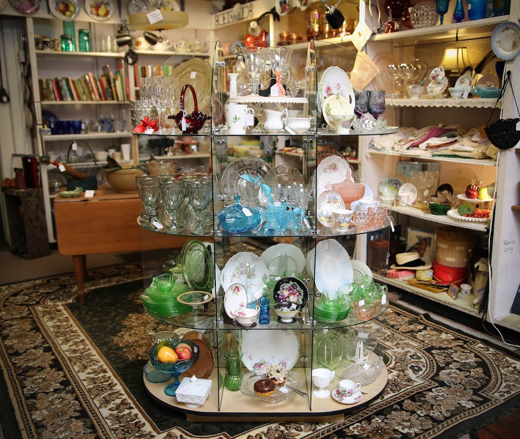 Nellie Lous Antiques | 1254 S Main St, Angels Camp, CA 95222, USA | Phone: (209) 736-6728