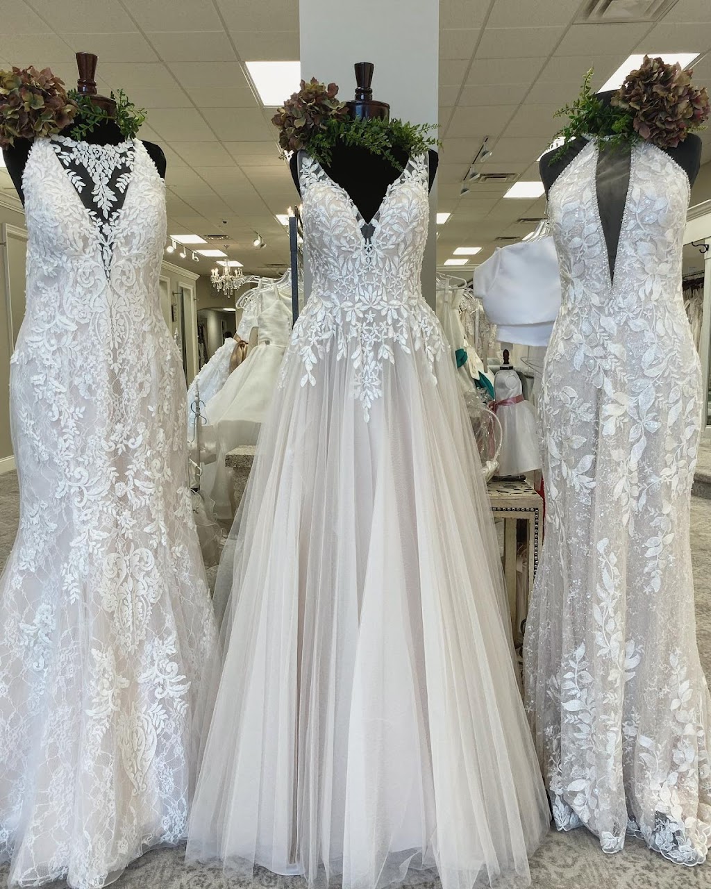 Galleria Gowns | 783B Alpha Dr, Highland Heights, OH 44143, USA | Phone: (440) 943-6065