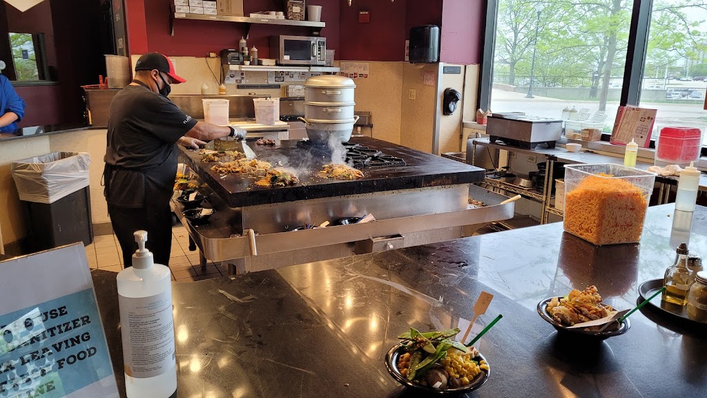 Flat Top Grill | 305 Yorktown Shopping Center, Lombard, IL 60148, USA | Phone: (630) 652-3700