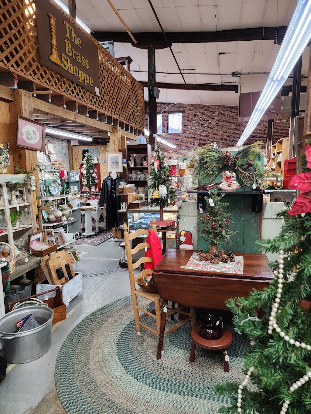 Lumber Mill Antique Mall | 721 W 1st St, Madison, IN 47250, USA | Phone: (812) 273-3040