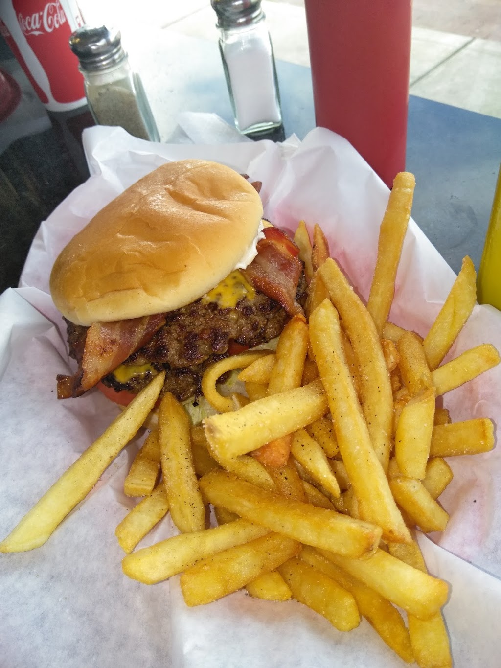 Phila Burger Station | 1100 23rd St, Richmond, CA 94804, USA | Phone: (510) 234-1445