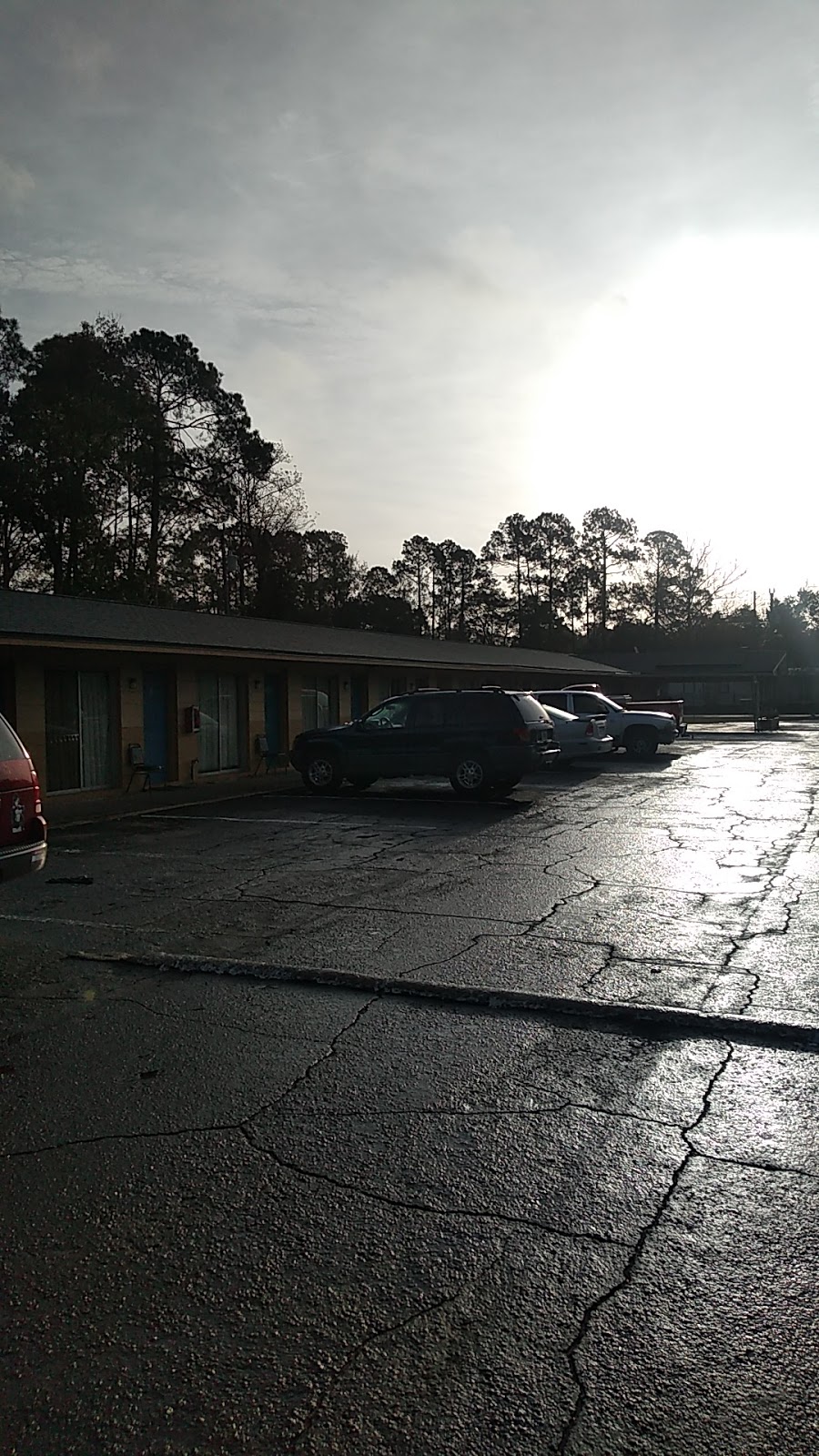 Pine Forest Motel | 850928 Hwy 17, Yulee, FL 32097, USA | Phone: (904) 225-5767