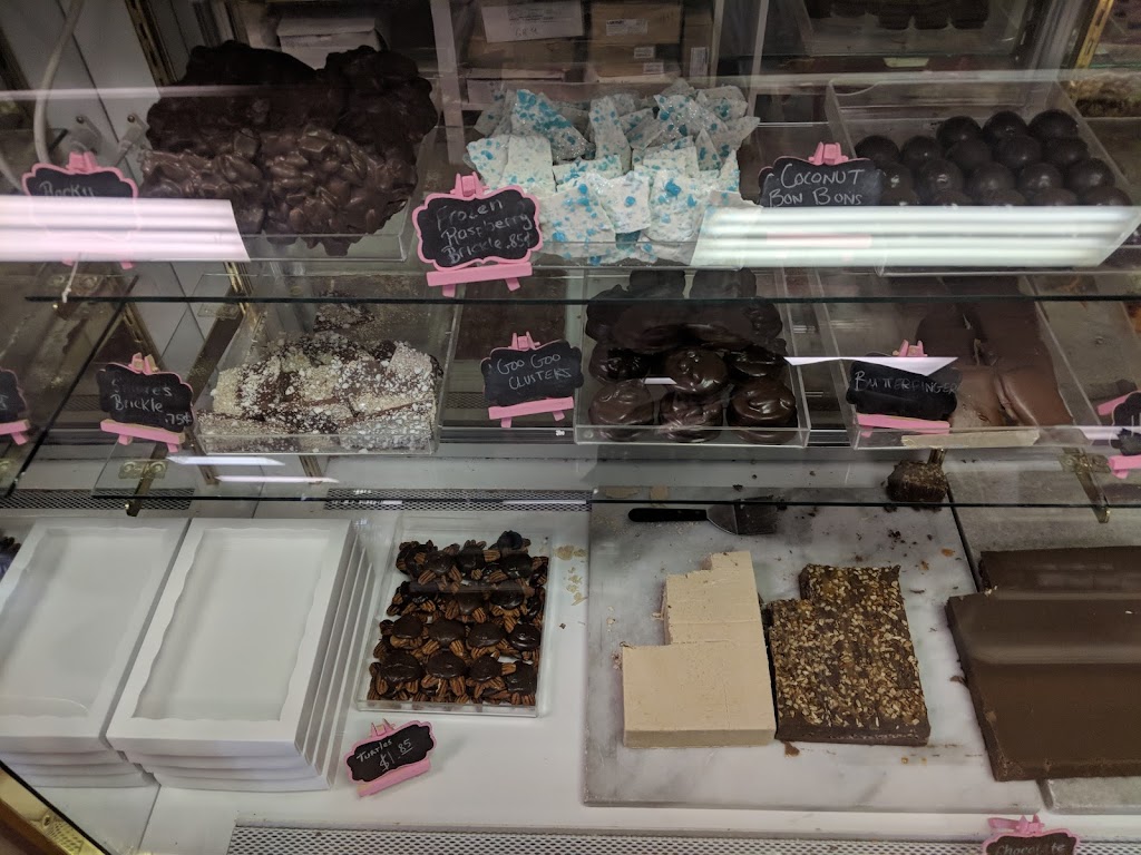 Louises Cakes & Supply | 2655 Pelham Pkwy, Pelham, AL 35124, USA | Phone: (205) 823-6799