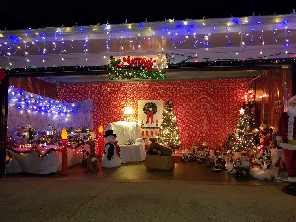 Duluth’s Christmas House | 2929 Mockingbird Cir, Duluth, GA 30096, USA | Phone: (470) 891-9896