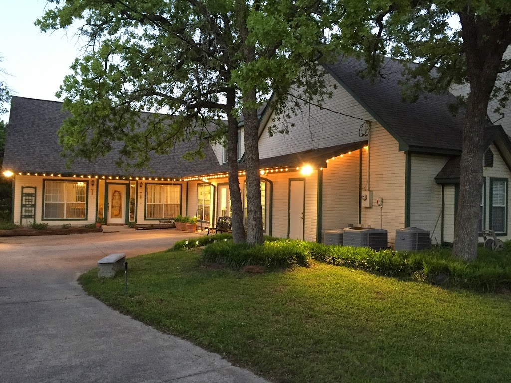 Covered Bridge Inn | 100 Mariah Dr, Weatherford, TX 76087, USA | Phone: (817) 243-5101