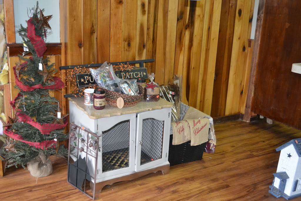 Lebers Log Cabins & Gift Shop | 4985 National Pike, Markleysburg, PA 15459, USA | Phone: (724) 329-5206