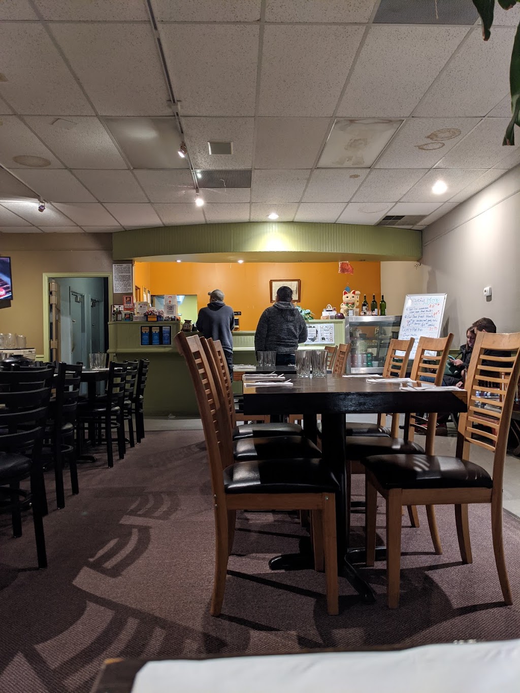Js Noodles & New Thai | 1842 S Parker Rd, Denver, CO 80231, USA | Phone: (303) 755-2500
