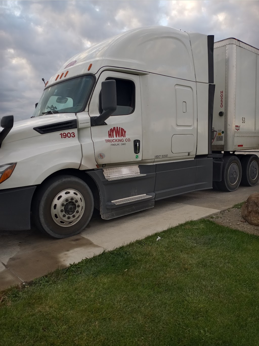 Hyway Trucking | 10060 US-224, Findlay, OH 45840, USA | Phone: (419) 423-7145