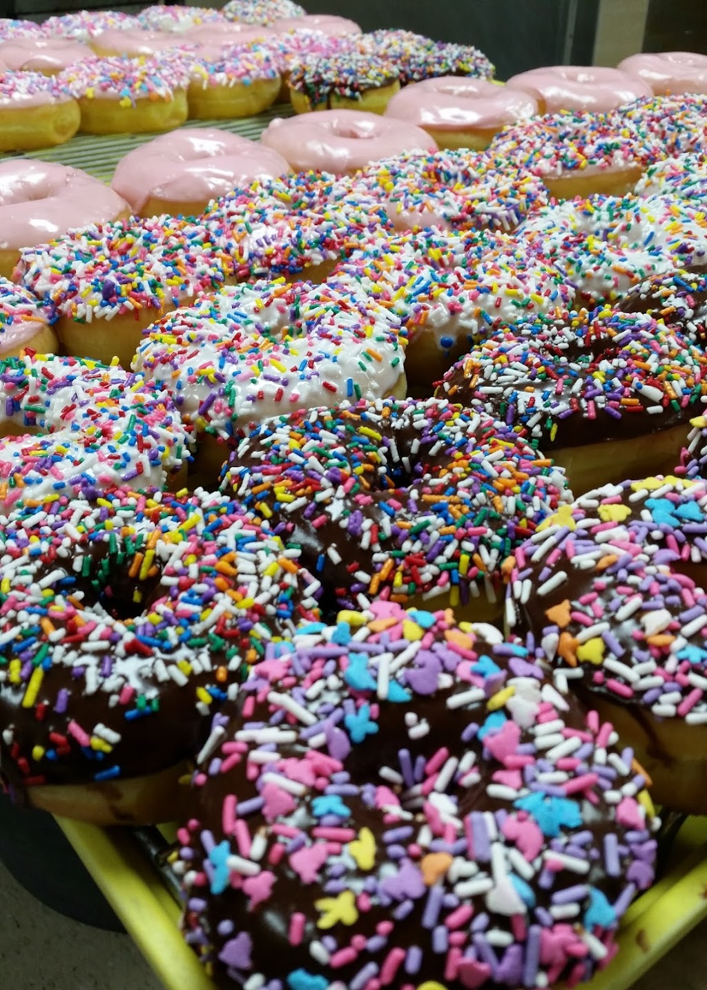 Acton Donuts | 3101 Fall Creek Hwy, Granbury, TX 76049, USA | Phone: (817) 326-8394