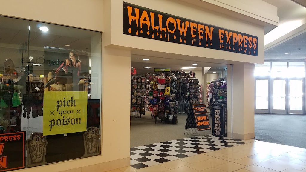 Halloween Express Burnsville-Savage MN | 5875 Egan Dr, Savage, MN 55378, USA | Phone: (952) 392-4551