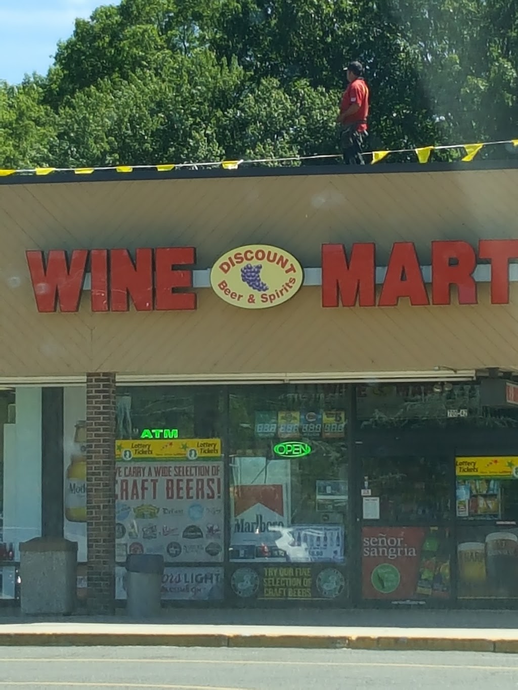 Wine Mart | 700 Broadway, Westwood, NJ 07675, USA | Phone: (201) 722-4799