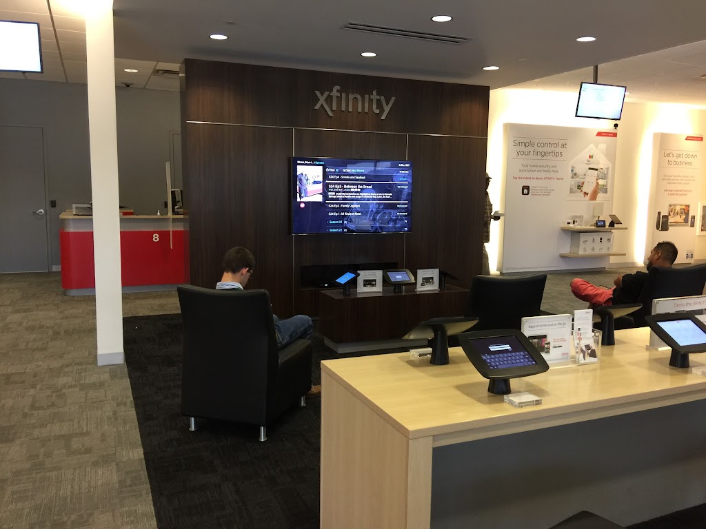 Xfinity Store by Comcast | 6331 Roosevelt Blvd #11, Jacksonville, FL 32244, USA | Phone: (800) 934-6489