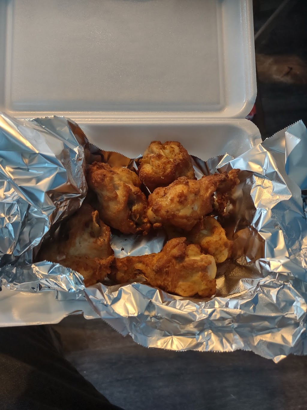 Louies Pizza Shop (Fayette, OH)(Carryout/Delivery Only) | 109 E Main St, Fayette, OH 43521, USA | Phone: (419) 237-3737