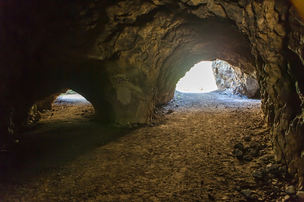 Bronson Caves | 3200 Canyon Dr, Los Angeles, CA 90068, USA | Phone: (818) 243-1145