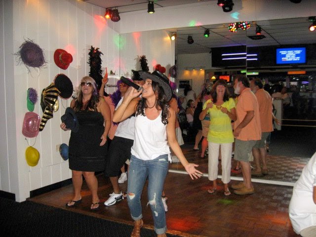 Wanna Bs Karaoke Club & Restaurant | 2880 Virginia Beach Blvd, Virginia Beach, VA 23452, USA | Phone: (757) 340-5671