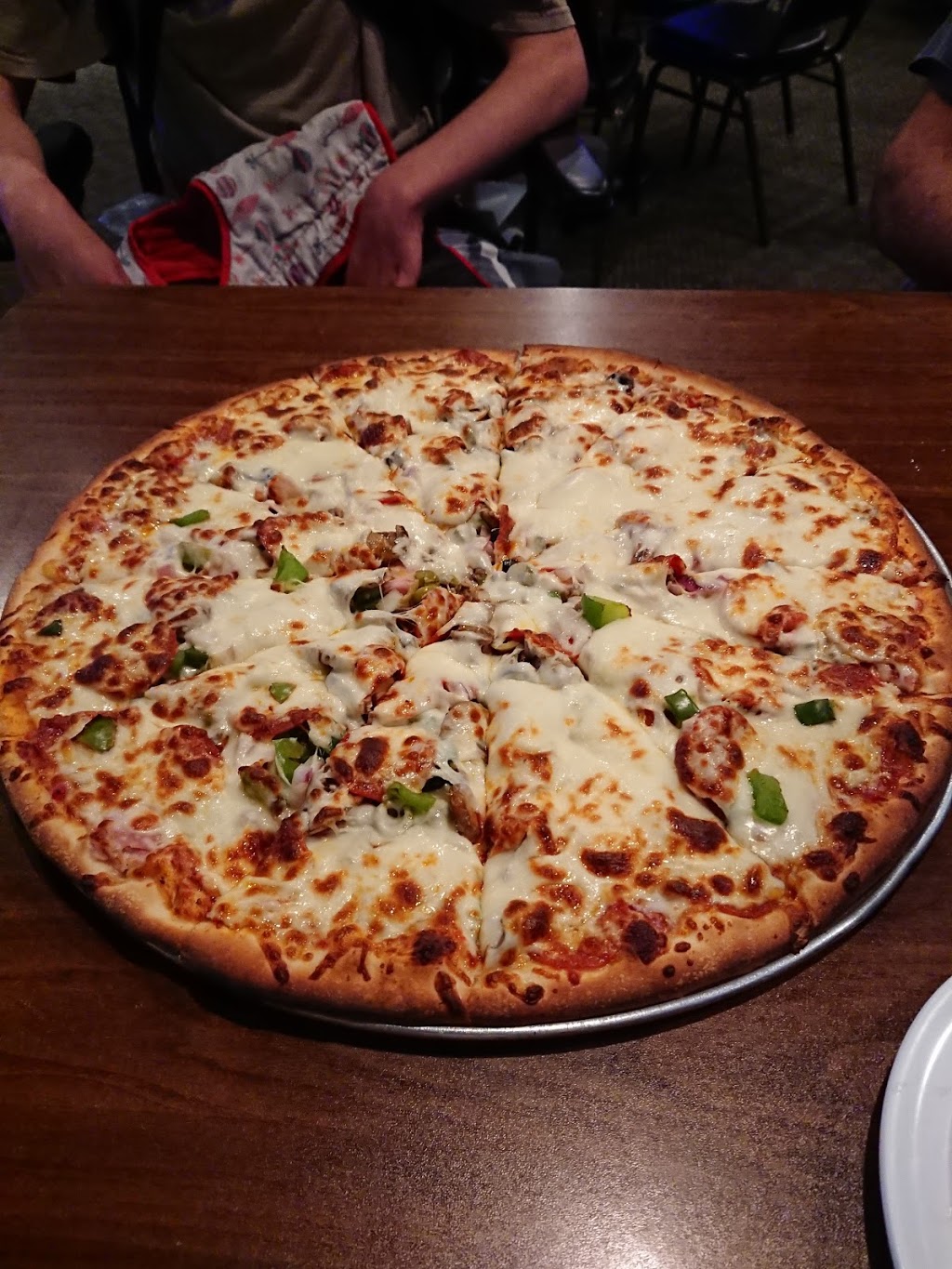 Stingers Restaurant & Pizzeria | 440 Falling Springs Rd, Cahokia, IL 62206, USA | Phone: (618) 332-1600