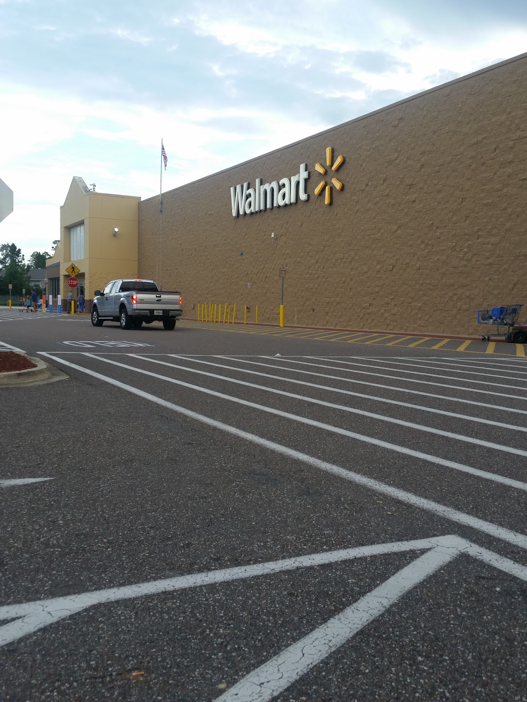 Walmart Supercenter | 464016 State Rd 200, Yulee, FL 32097, USA | Phone: (904) 261-9410