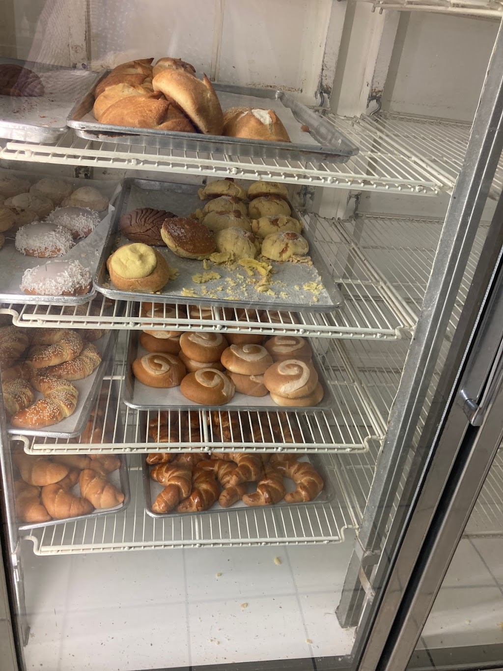 El Metate Panaderia | 1338 W 1st St, Santa Ana, CA 92703, USA | Phone: (714) 543-5700
