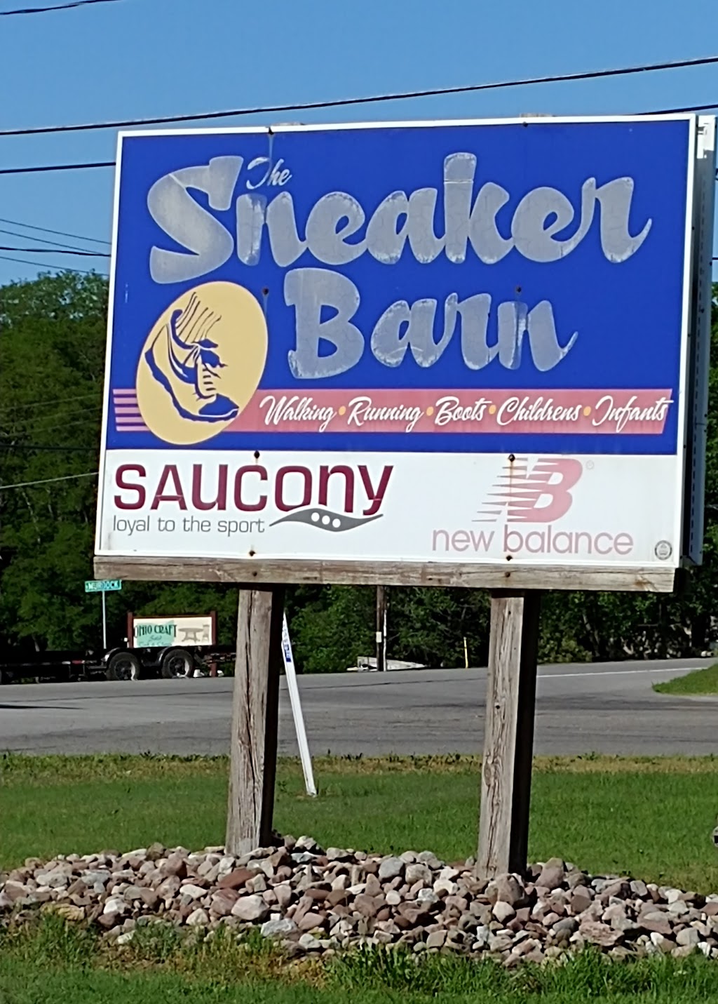 Sneaker Barn | 10640 Ridge Rd, Medina, NY 14103, USA | Phone: (585) 798-3784