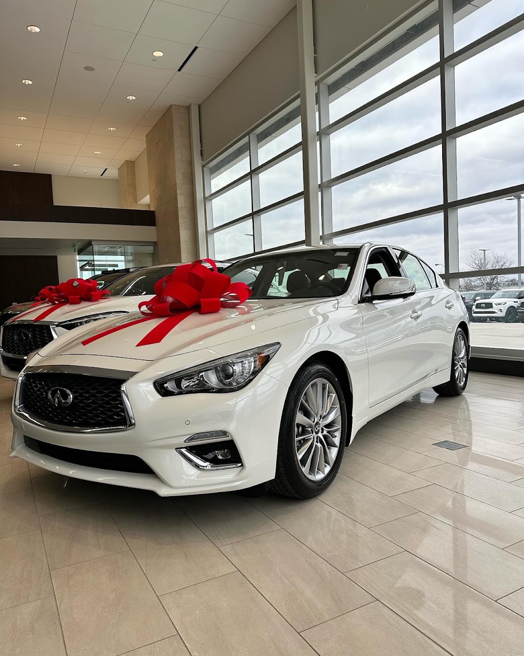 INFINITI Milwaukee | 10595 W Arthur Ave, West Allis, WI 53227, USA | Phone: (262) 814-1100