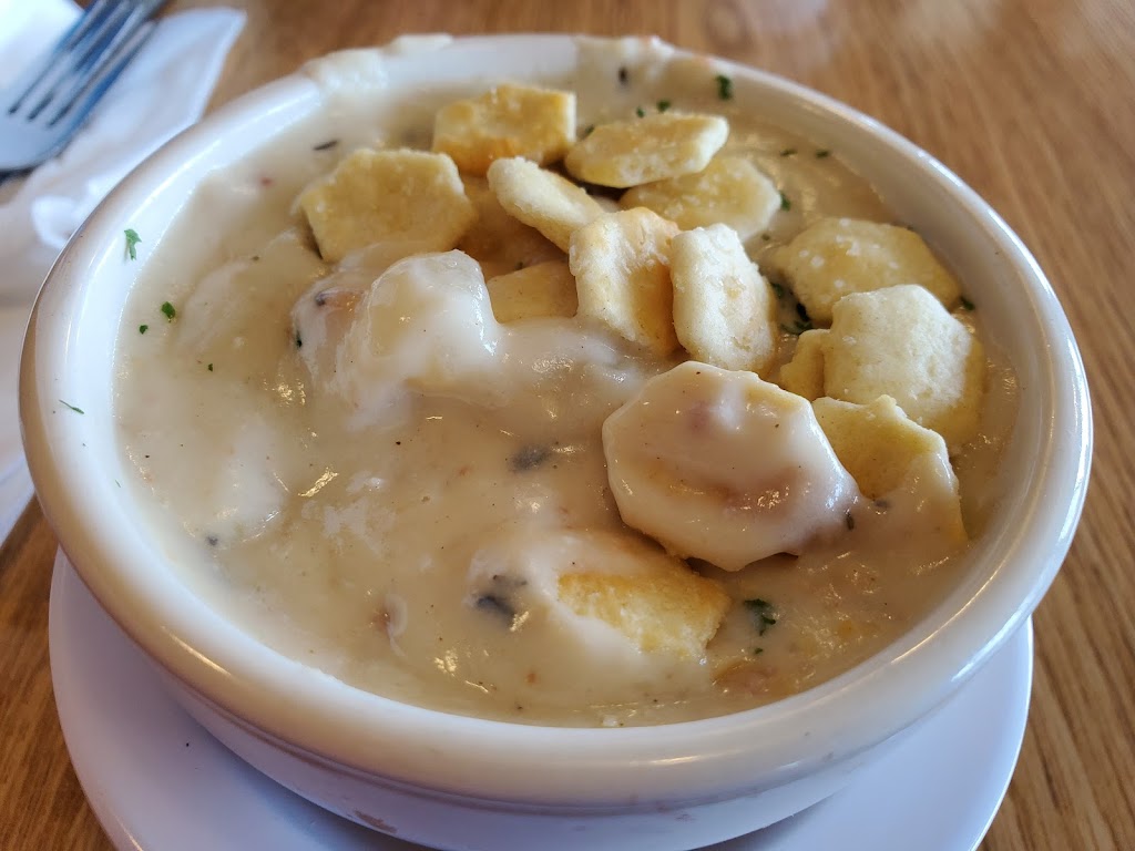 Wallys Chowder House Broiler | 22531 Marine View Dr S, Des Moines, WA 98198, USA | Phone: (206) 878-8140