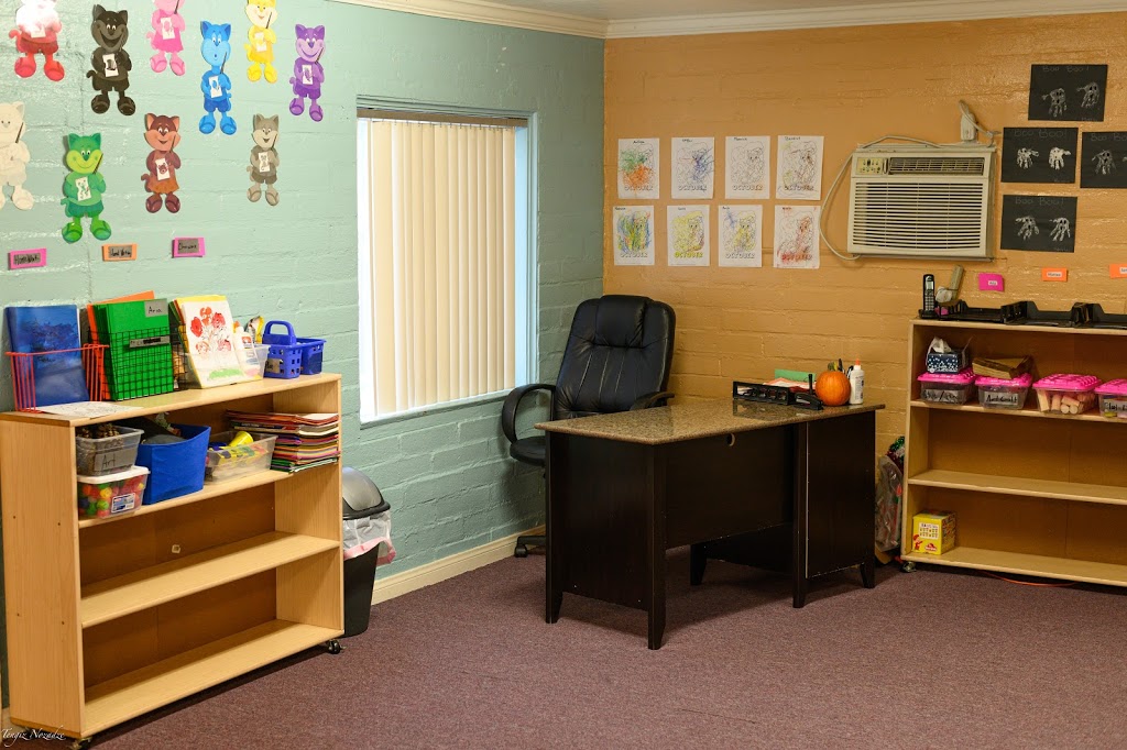 Royal Montessori School | 18740 Vanowen St, Reseda, CA 91335, USA | Phone: (818) 343-1525