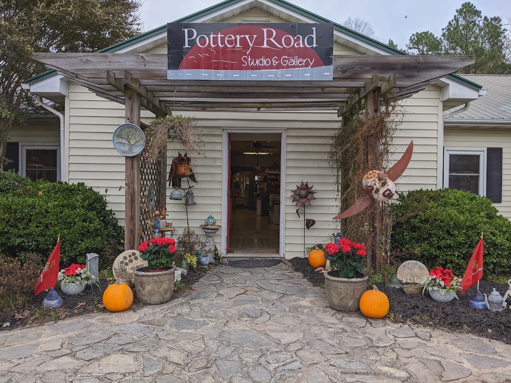 Pottery Road Studio & Gallery | 1387 NC-705 South, Seagrove, NC 27341, USA | Phone: (336) 879-2600