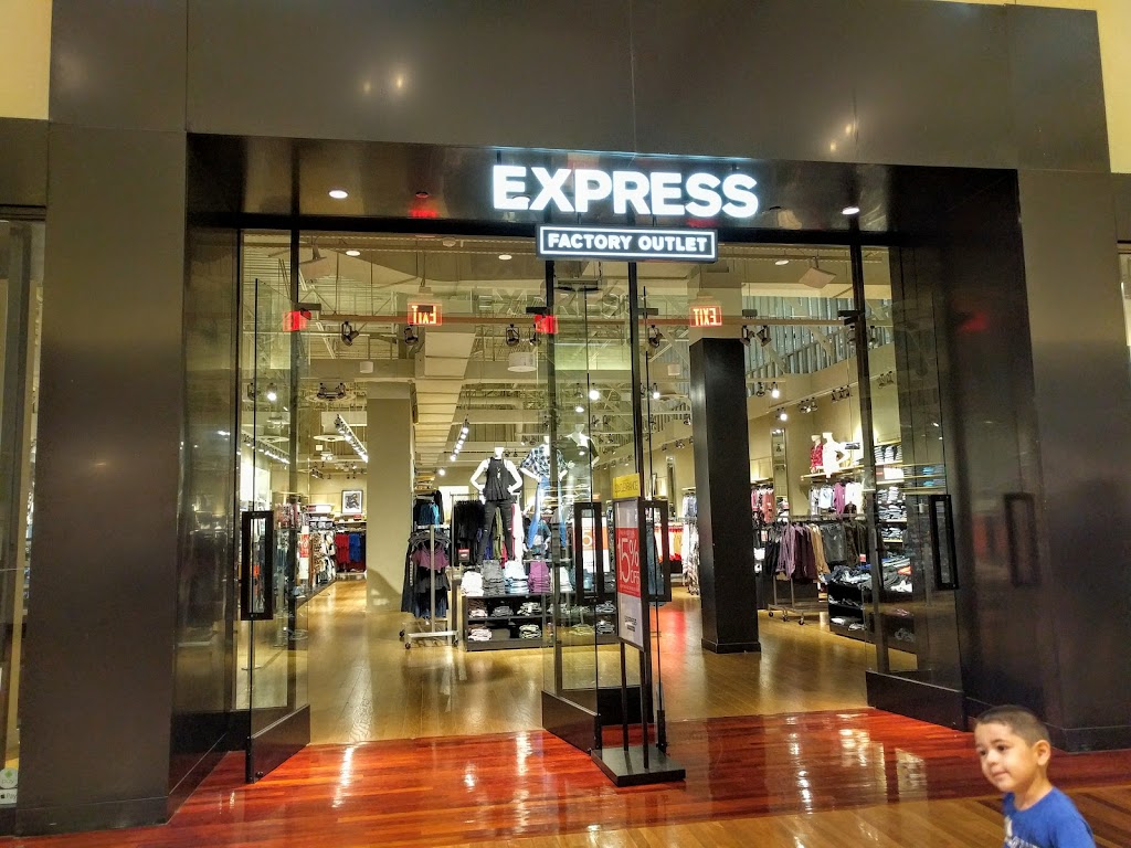 Express Factory Outlet | 3000 Grapevine Mills Pkwy, Grapevine, TX 76051, USA | Phone: (469) 645-0613