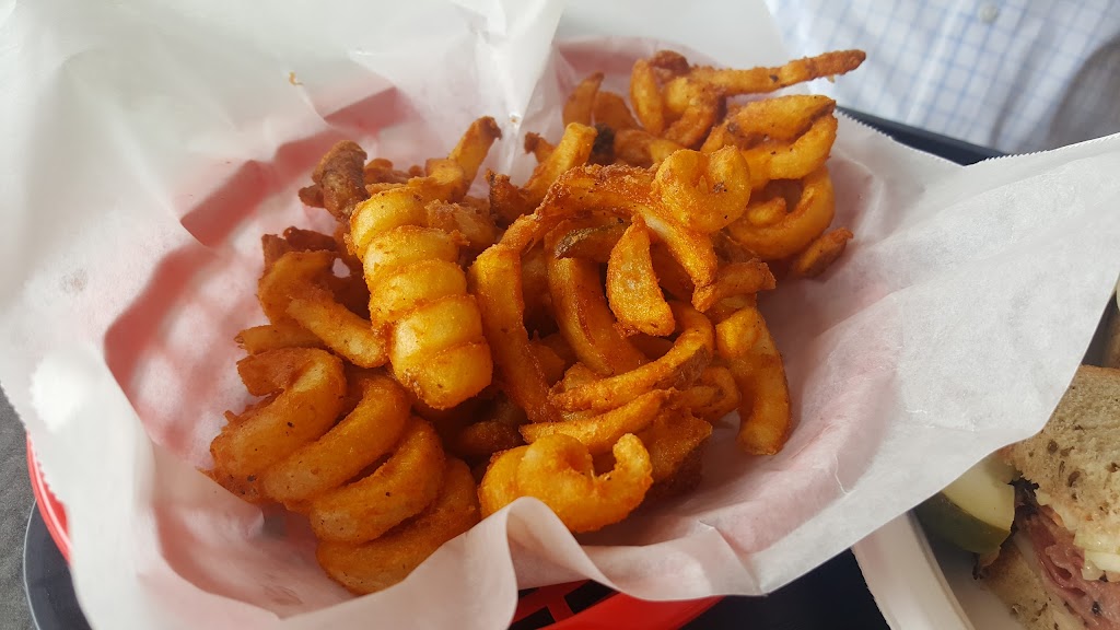 Garys New York Deli | 3309 East Coast Hwy, Corona Del Mar, CA 92625, USA | Phone: (949) 675-2193