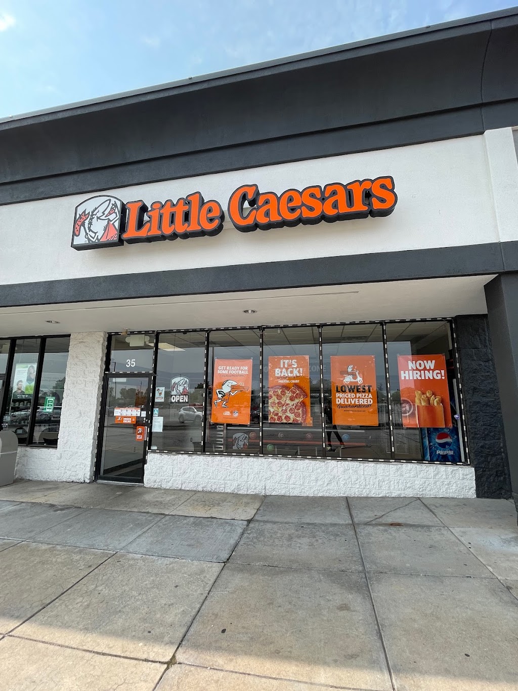 Little Caesars Pizza | 35 Harvester Square, St Peters, MO 63303, USA | Phone: (636) 939-5550