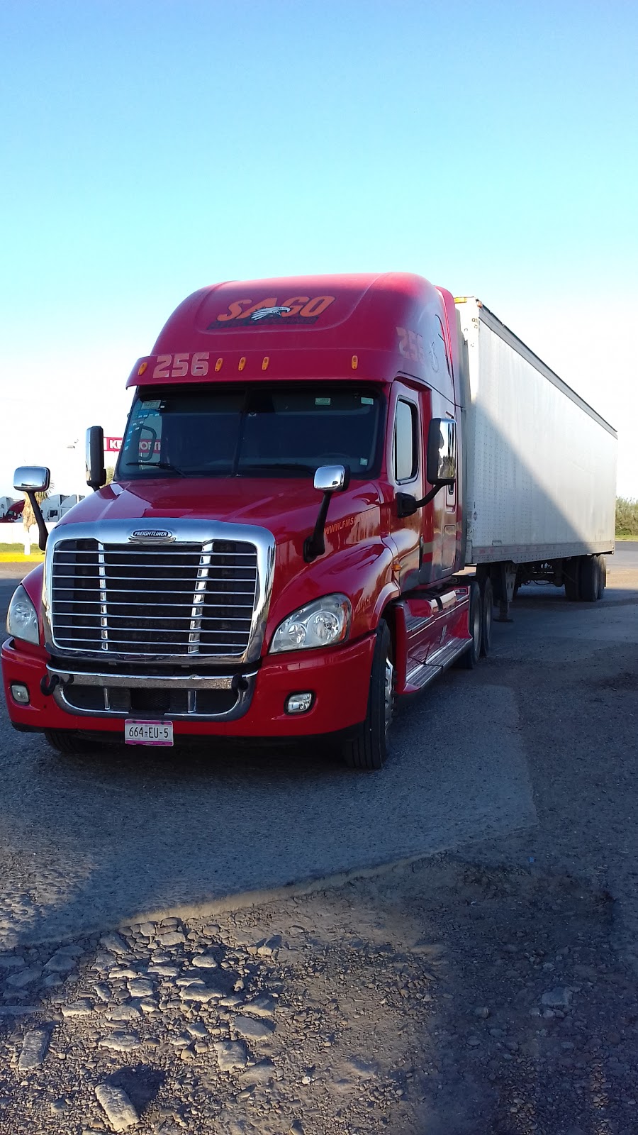 Kenworth Río Bravo | Carretera Monterrey-Laredo KM 208 S/N America 14, Granjas Treviño, 88293 Nuevo Laredo, Tamps., Mexico | Phone: 867 711 1800