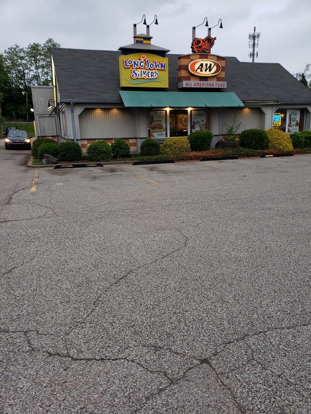 A&W Restaurant | 2220 Lebanon Church Rd, West Mifflin, PA 15122, USA | Phone: (412) 653-9993