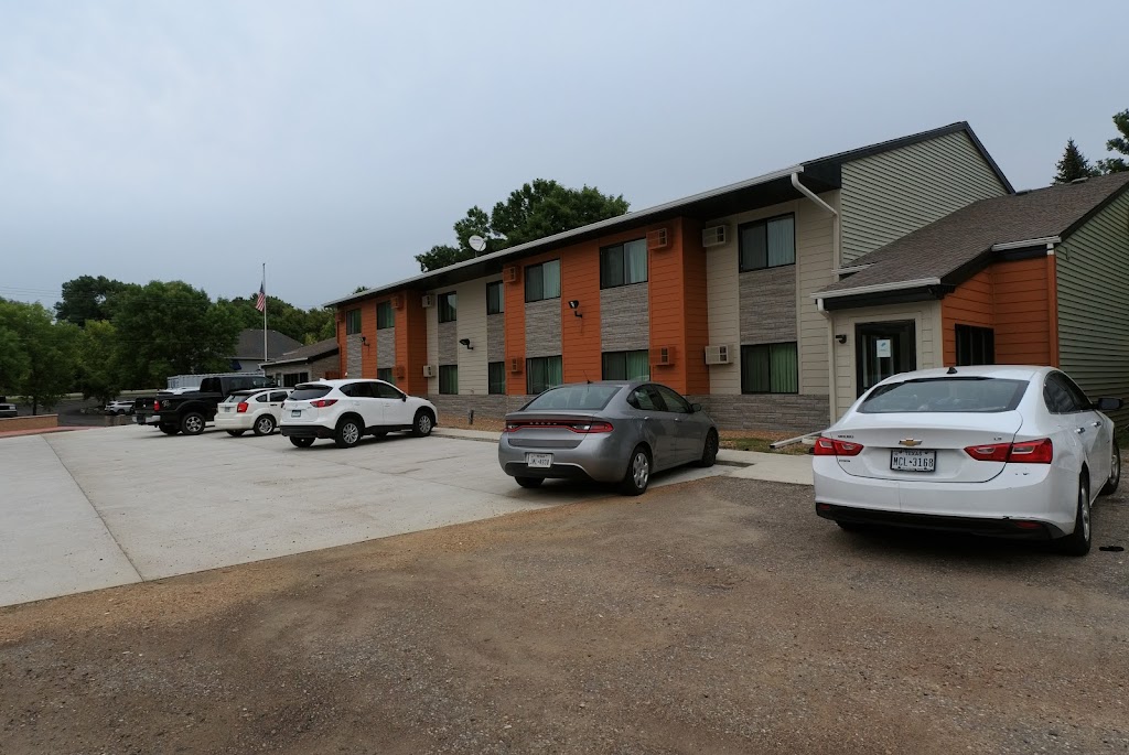 Waconia Inn & Suites | 301 E Frontage Rd, Waconia, MN 55387, USA | Phone: (952) 442-5147