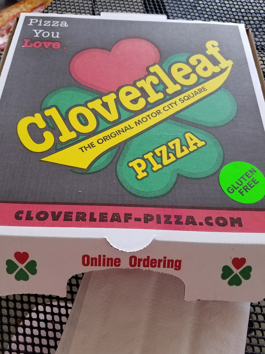 Cloverleaf Pizza | 48932 Hayes Rd, Macomb, MI 48044, USA | Phone: (586) 566-8220