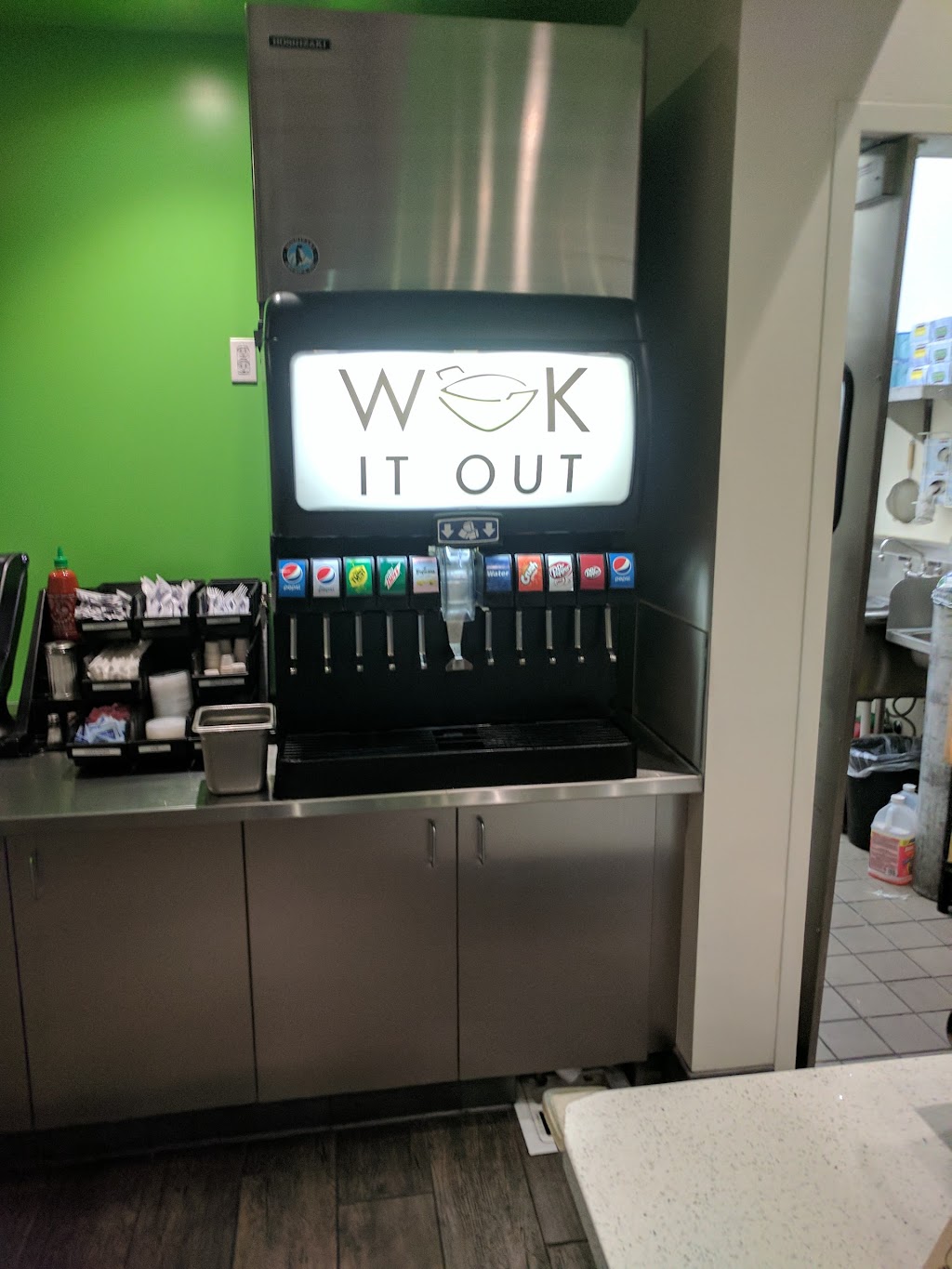 Wok It Out | 6603 Panama Ln #101, Bakersfield, CA 93313, USA | Phone: (661) 735-8010